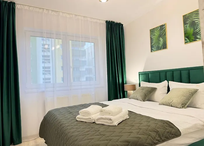 Luxury Apartments Near Coresi Mall By Glam - Parking Option